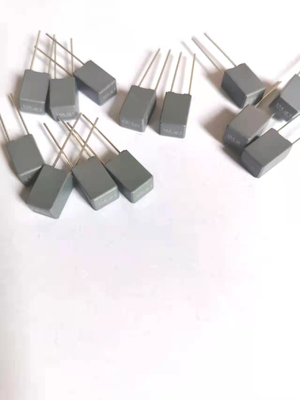 Capacitor à prova de fogo estável do poliéster 1uf, capacitor poli do filme da prova da tensão